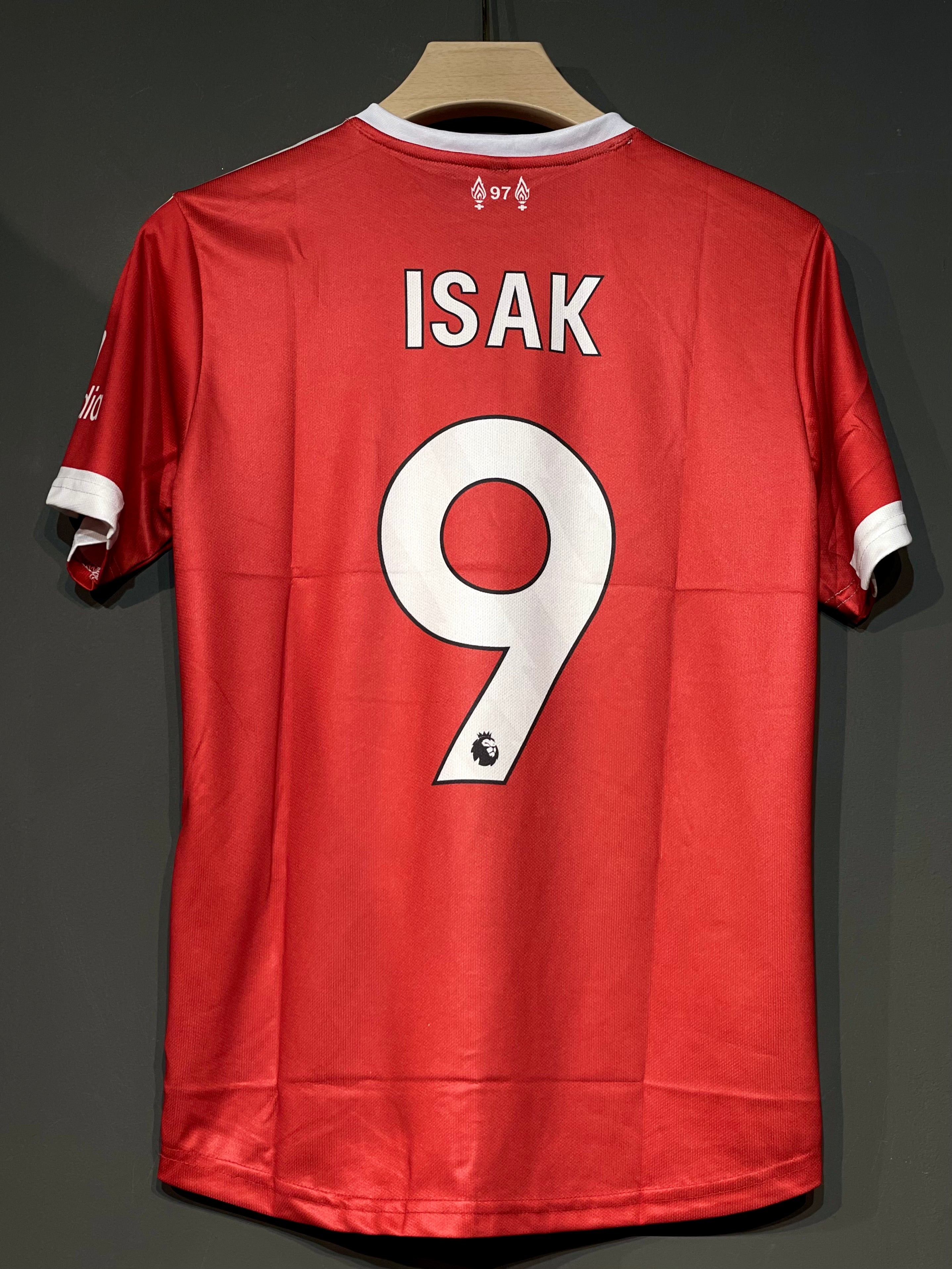 ISAK LIVERPOOL HOME KIT 25/26 EMBROIDERY