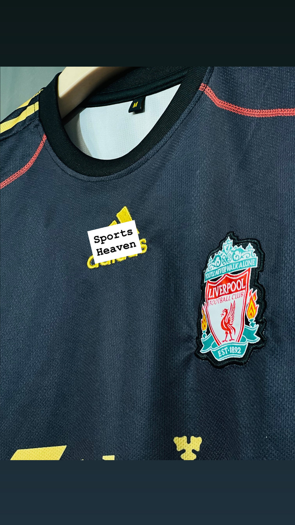 LIVERPOOL TORRES 2009-10 AWAY KIT, HALFSLEEVE EMBROIDERY